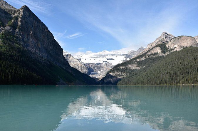 4 Days Canadian Rockies Fall/Spring Tour - Day 3: Lake Minnewanka cruise and Emerald Lake’s calmer pace