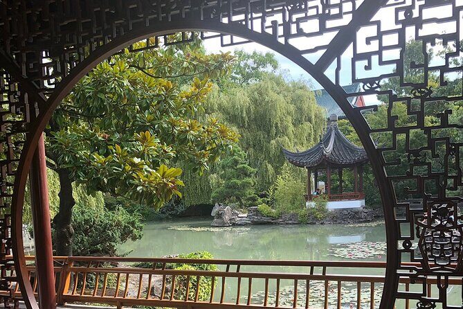 A Wok Around Chinatown: Culinary and Cultural Walking Tour Led by a Chef - Why this chef-led Chinatown walk works so well