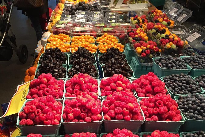 A Wok Around Food Tour of the Granville Island Public Market - Finding your group: the 4:00 pm start and where it ends