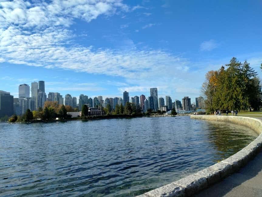 Aquarium & StanleyPark+20 Gem Spots+City/Vip Car+Small Group - Beaches, Lagoon, and the Seawall: Getting Your Ocean Air Fix