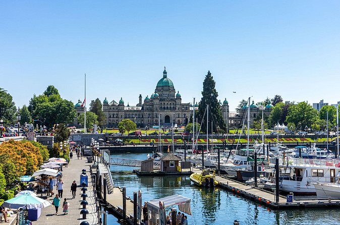 Butchart Gardens and Victoria Tour from Vancouver - Butchart Gardens: 55 Acres, 90 Minutes, and Big Color Payoff