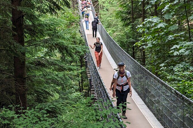 Capilano Suspension Bridge Canyon Lights & 4 Top highlights - Stanley Park: a city “nature hit” with real landmarks