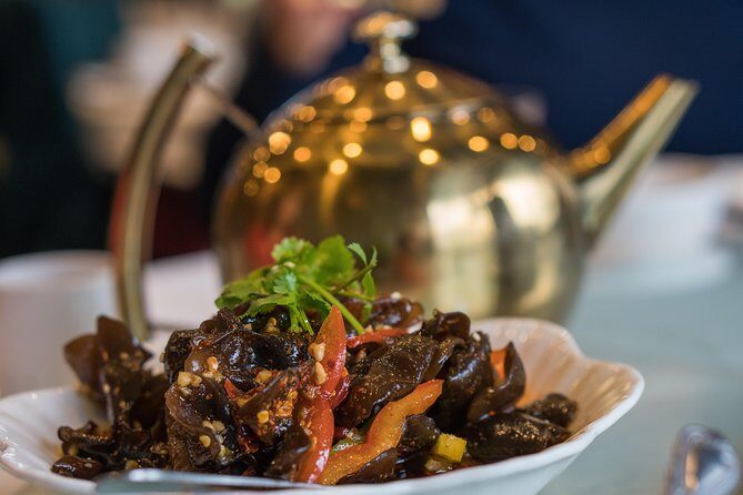 Downtown Vancouver Asian Food Tour by Vancouver Foodie Tours - The meeting point on Alberni: how you get started without stress