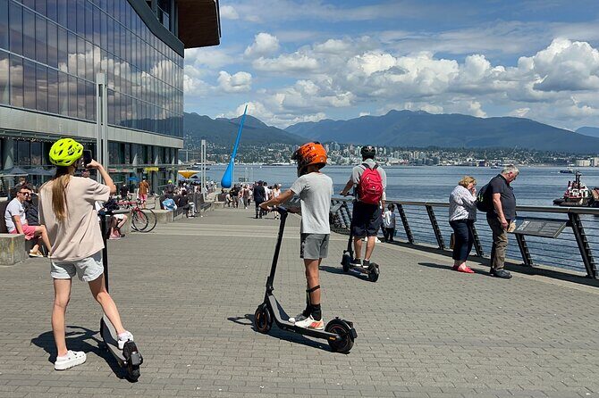 E-scooter & EUC guided tour to the secret spots in Vancouver - Granville Island and the Public Market Pause