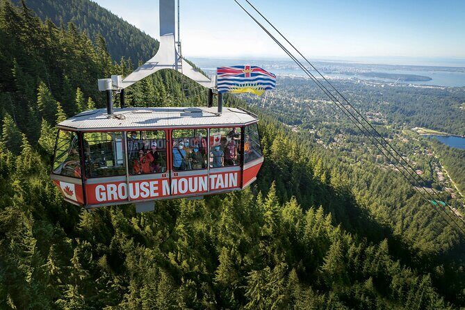 Guided Vancouver Hiking Highlights Day Tour with Gondola Download - Entering the day with Stanley Park’s quick-hit orientation