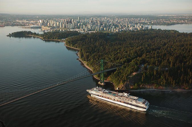 Helicopter Tour of Vancouver City (Depart SKY Hangar) - Stanley Park from the air: 1001 acres you can’t fully grasp from the street