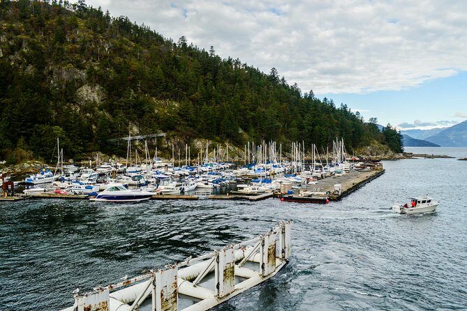 Photography, Hiking & Ferry to Bowen Island - What the Bowen Island hike actually feels like