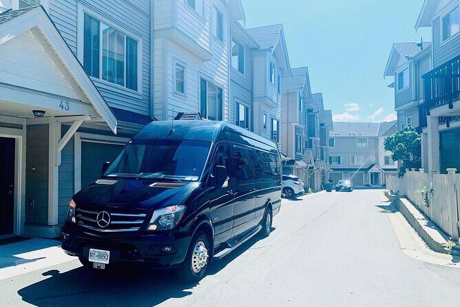 Private Airport Transfer from Vancouver Airport to Downtown Hotel - Meet-and-Greet at YVR: IRL for International Arrivals, Level 2 for Domestic