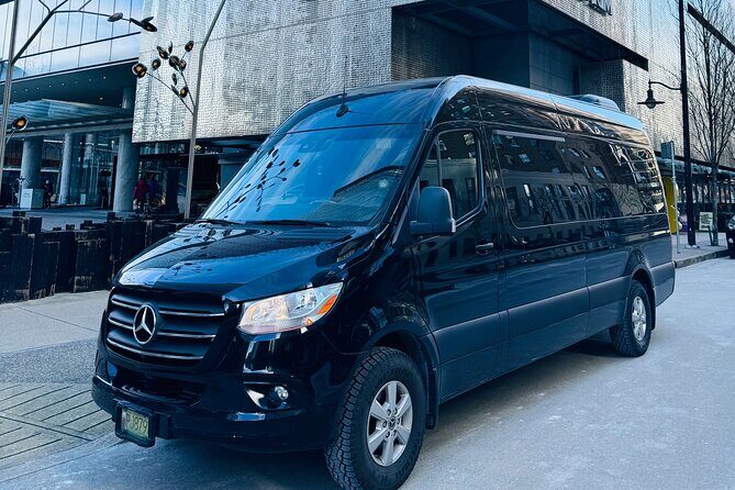 Private Transfer From Vancouver Airport to Vancouver Downtown - From the baggage hall to your curbside car: how the handoff works