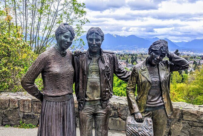 Private Vancouver ALL IN ONE Full Day City Tour with 20 Attractions - Queen Elizabeth Park and the Dr. Sun Yat-sen Garden for a calm finish