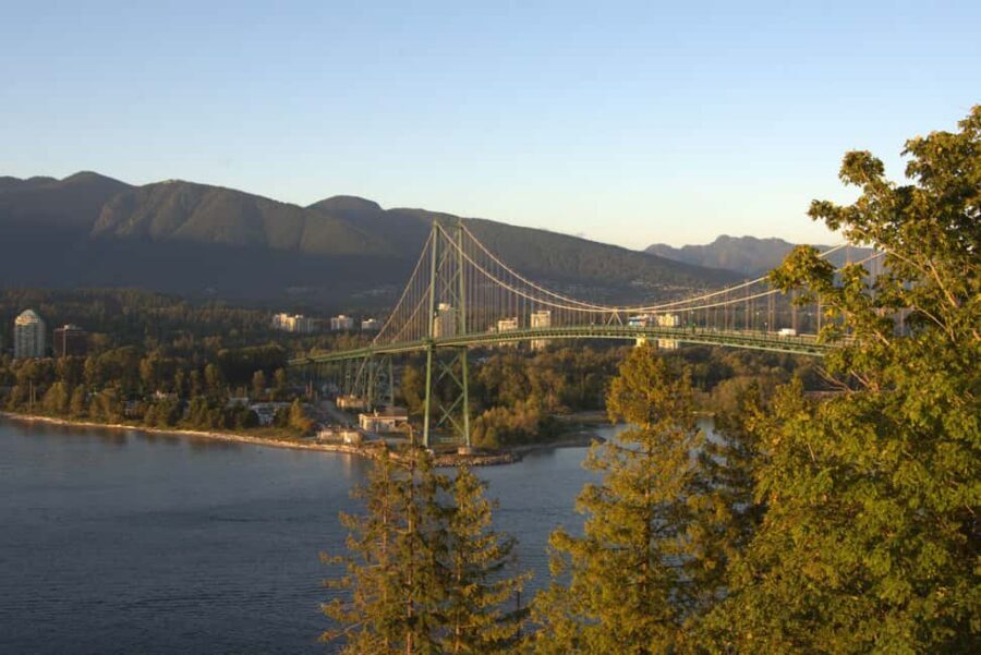 Sunset Bus Tour: Stanley Park & English Bay Photostops - The Two-Hour Value Play: Seeing More Without Needing a Full Itinerary