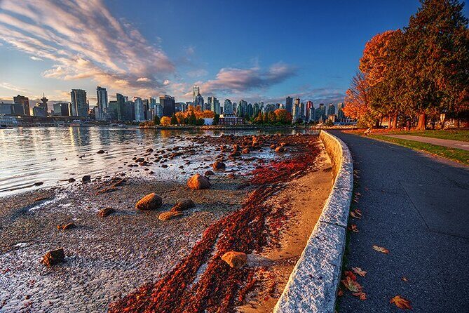 Vancouver 1-Day Tour (Granville Island/Stanley Park) (Chn&Eng) - Canada Place: sails, cruises, and a big view of the harbor