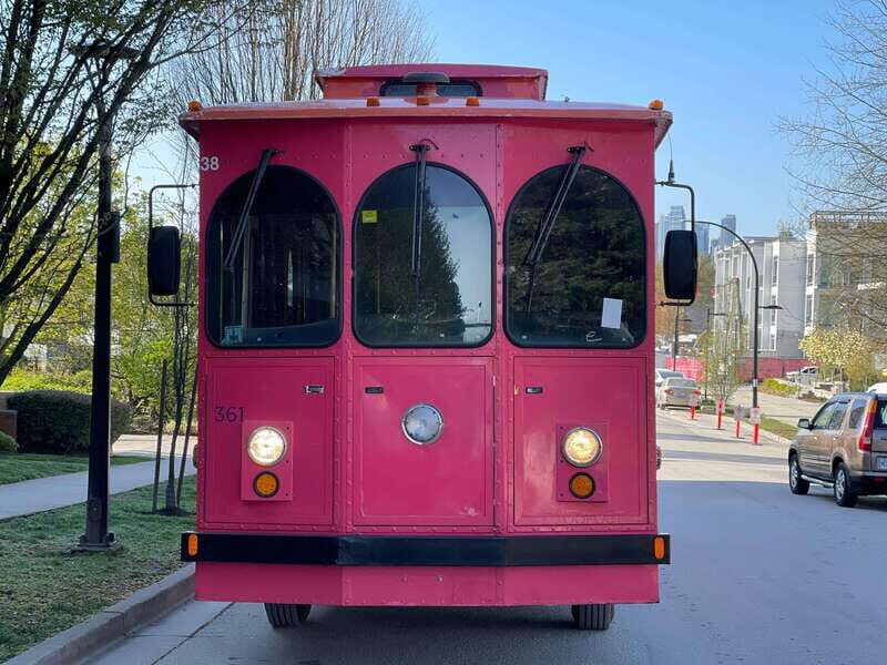 Vancouver: 24 or 48-Hour Hop-On Hop-Off Trolley Tour Pass - What the commentary does for you (and why the guides matter)