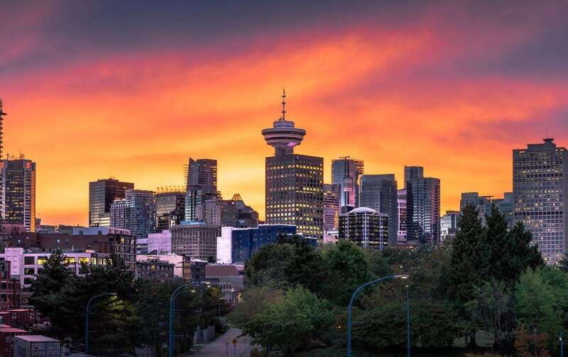 Vancouver: Attractions by Twilight Guided Tour with Dinner - Price and value: $262 is doing real work for you
