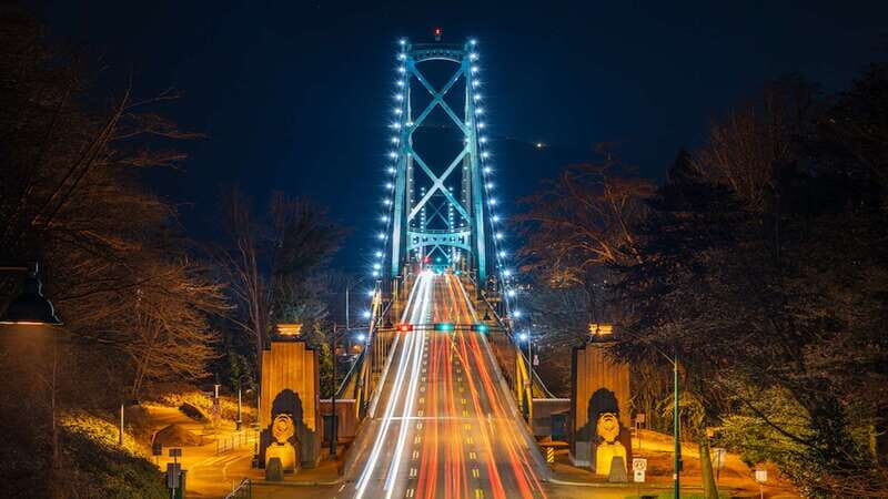 Vancouver: Attractions by Twilight Guided Tour with Dinner - Who this tour suits best