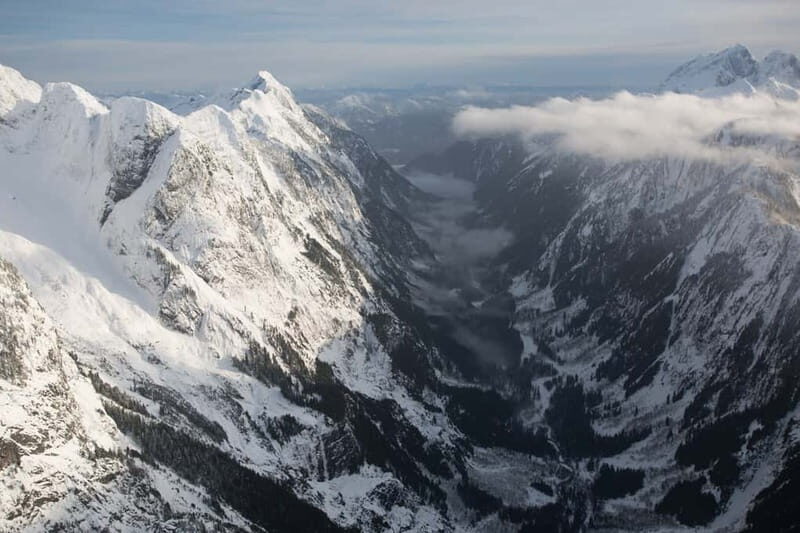 Vancouver: BC Backcountry Helicopter Tour - From Parking Lot to Takeoff: How the Day Runs