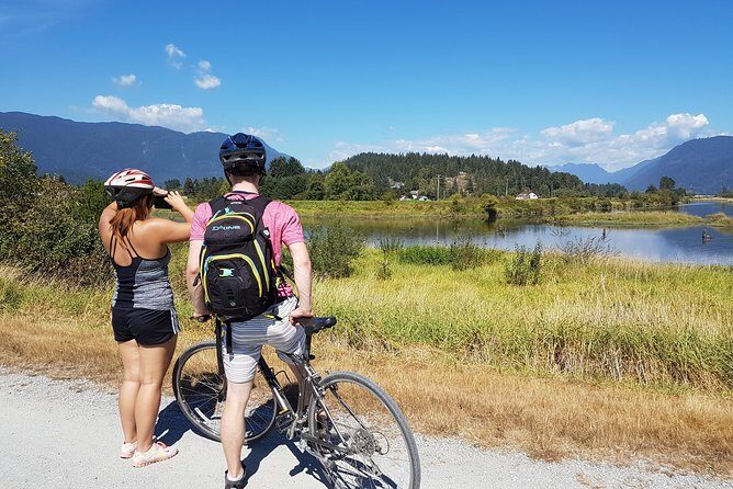 Vancouver Biking and Hiking Tour including Lunch - Lunch at a farm stop: the reset that keeps the afternoon enjoyable