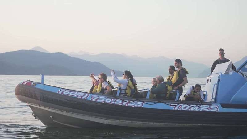 Vancouver: Bowen Island Boat Cruise with Dinner - A 4-hour sunset plan that feels like a full evening