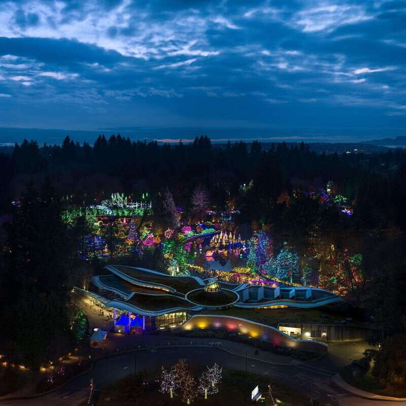 Vancouver: Christmas Lights Karaoke Trolley Tour - Stanley Park Bright Nights: Big Holiday Feel With Timing Limits