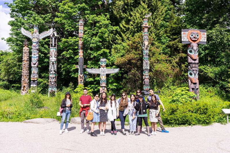 Vancouver: City Highlights & Vancouver Lookout Tour - Group Style and Guide Energy: What Makes the Experience Work