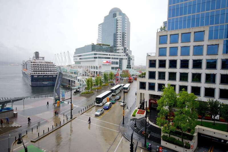 Vancouver: City + Lookout Tour & Option to Add YVR Drop-Off - Key points that make this tour worth your time