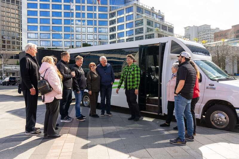 Vancouver City Sightseeing Bus & Boat Tour - Stanley Park: totem poles, First Nations stories, and the Seawall view