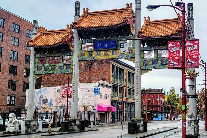 Vancouver city Tour with all attractions - Chinatown and Robson Street: Quick Stops That Feel Like Real Neighborhoods