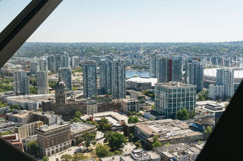 Vancouver: Entry Ticket for the Vancouver Lookout - What’s the vibe inside? Easy, self-paced, and rules-first