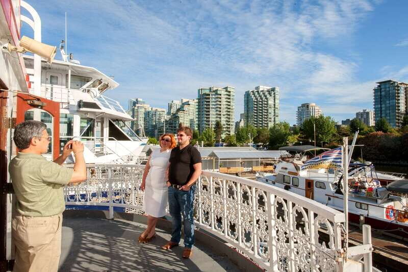 Vancouver: Evening Cruise with Dinner Buffet - The buffet: what West Coast style tastes like on board