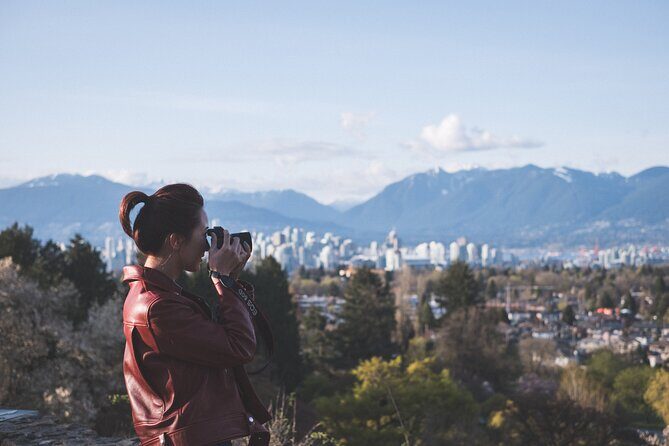 Vancouver Evening Tour: Stanley Park & English Bay Photostops - What You Learn: The Guide Makes the Difference