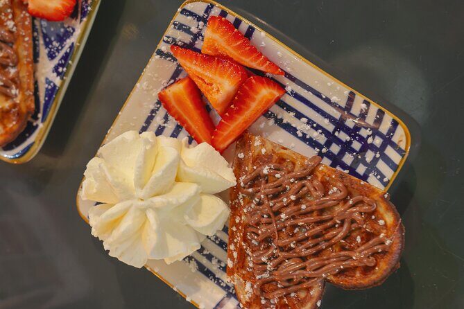 Vancouver Gastown Breakfast Tour with Mimosa and Local Eats - Maple Tree Square: A Small Stop With Real Meaning