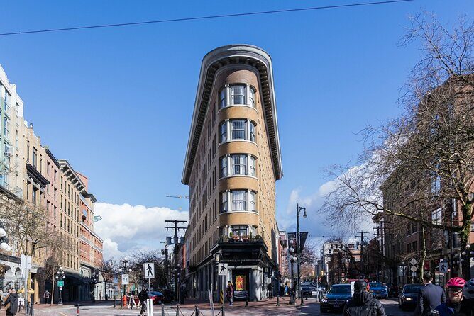 Vancouver Gastown Scavenger Hunt - How the Hunt Works: Hints, Questions, and Photo Points
