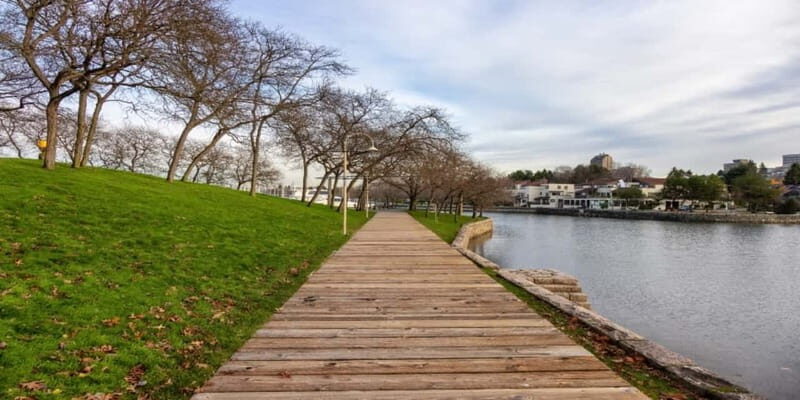 Vancouver: Granville Island Small Group Food Walking Tour - Price and Value: Is $94 for Two Hours Fair?