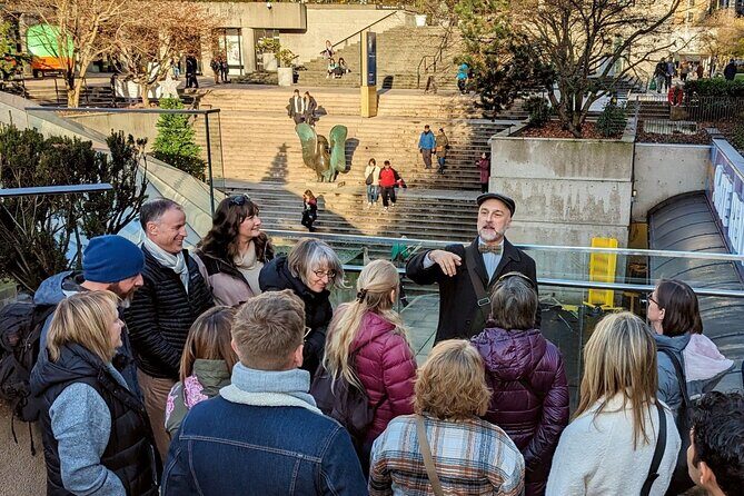 Vancouver Holiday History and Hot Chocolate Tour - The Marine Building finish at 355 Burrard St: Art Deco masterpiece in holiday light