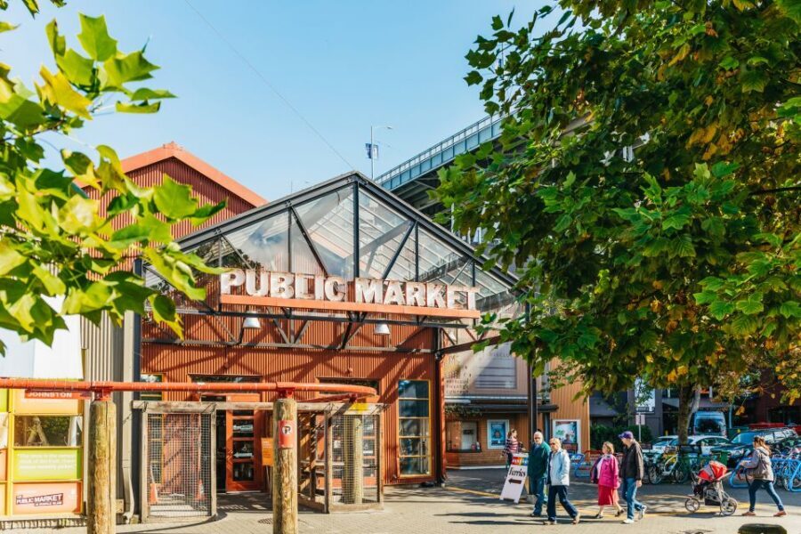 Vancouver: Hop-on Hop-off Sightseeing Tour with 10 Stops - What to bring, and what not to