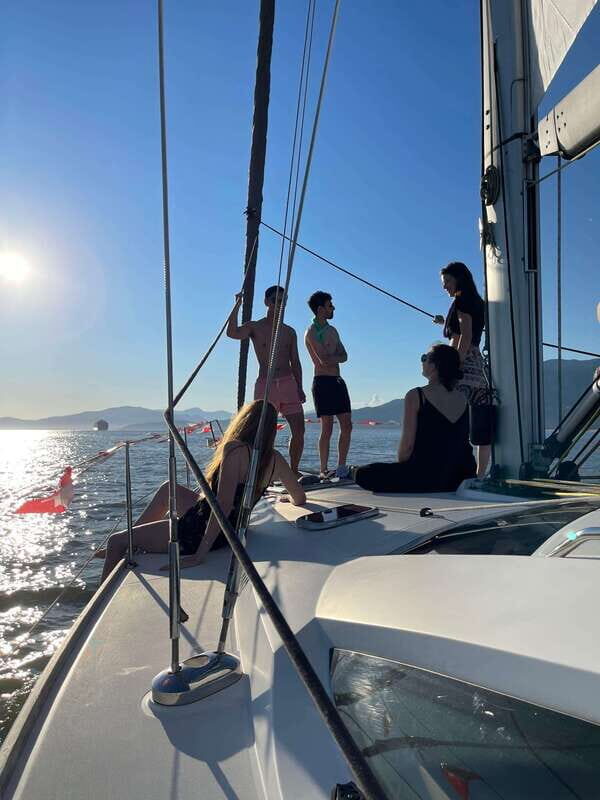 Vancouver: Mosquito Creek and English Bay Sailboat Cruise - Lions Gate Bridge to open water: the sailing moment