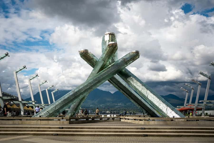 Vancouver: Private City Sights Tour by Minibus (3hrs) - West End, Beach Avenue, and False Creek art stops