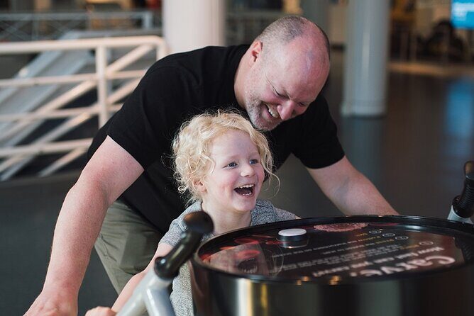 Vancouver Science World Ticket - Live Science at Centre Stage: the hourly anchor