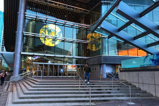 Vancouver Top Attraction Highlights Tour Private With Capilano - Stanley Park in One Day: Seawall Energy and Icon Stops
