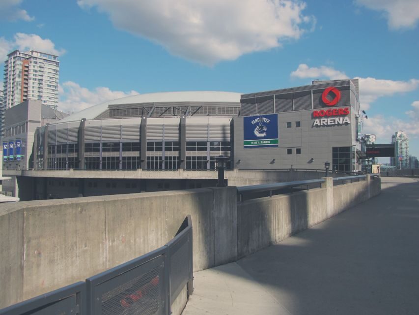 Vancouver: Vancouver Canucks Ice Hockey Game Ticket - Choosing seats at Rogers Arena: budget, regular, or premium views