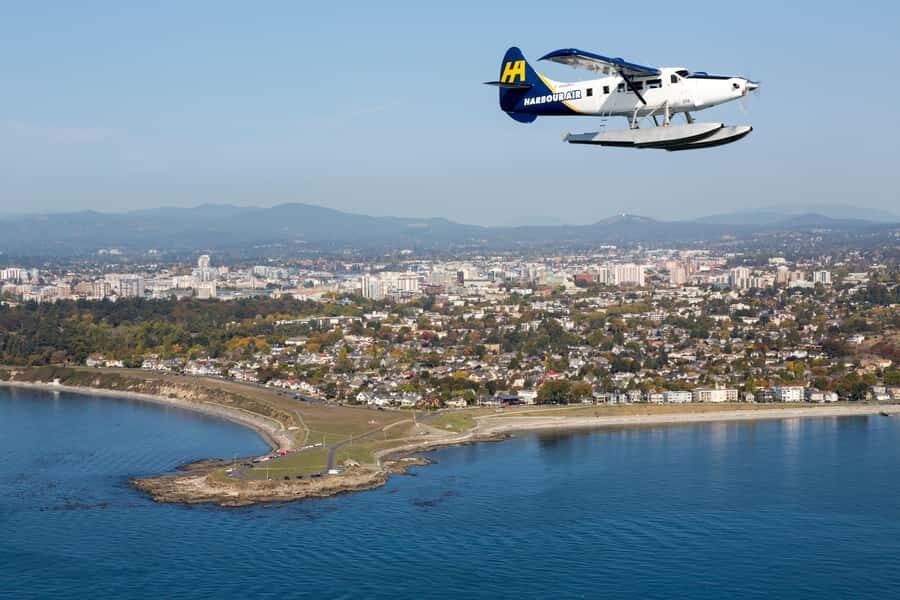Vancouver: Victoria Seaplane Tour with Return Bus and Ferry - What the experience feels like in practice (a day with two view styles)