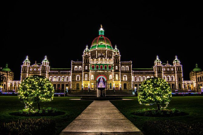 Victoria and Butchart Gardens Christmas Tour - Victoria at Christmas: Inner Harbour, Government Street, and Chinatown Time