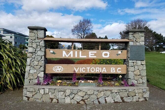 Victoria: Butchart, Mile 0, Harbor 1-Day Tour from Vancouver - Guide Quality, Language, and the Tips Question