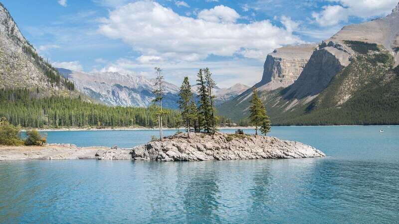 Western Canada Self-Driving Audio Guide English and German - Passing Victoria, British Columbia: Nature, Wildlife, and Hiking Ideas