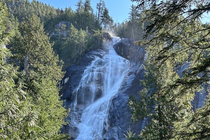 Whistler and Sea to Sky Gondola, a Fire and Ice Discovery Tour - Shannon Falls and the return through Horseshoe Bay